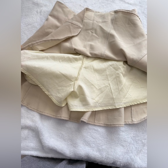 Beige A-Line Flare Skort Mini Skirt w/ Built-In Shorts - Picture 3 of 6